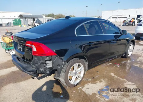 2015 Volvo S60 T5 Premier z USA, uszkodzony, nr VIN YV140MFK7F2368054